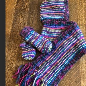 Lululemon Keep me Cozy mitten & scarf set